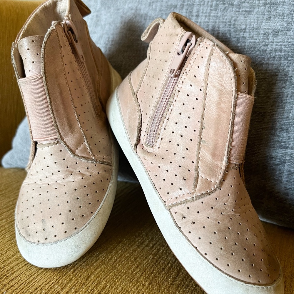 Little Love Bug blush high tops size 11